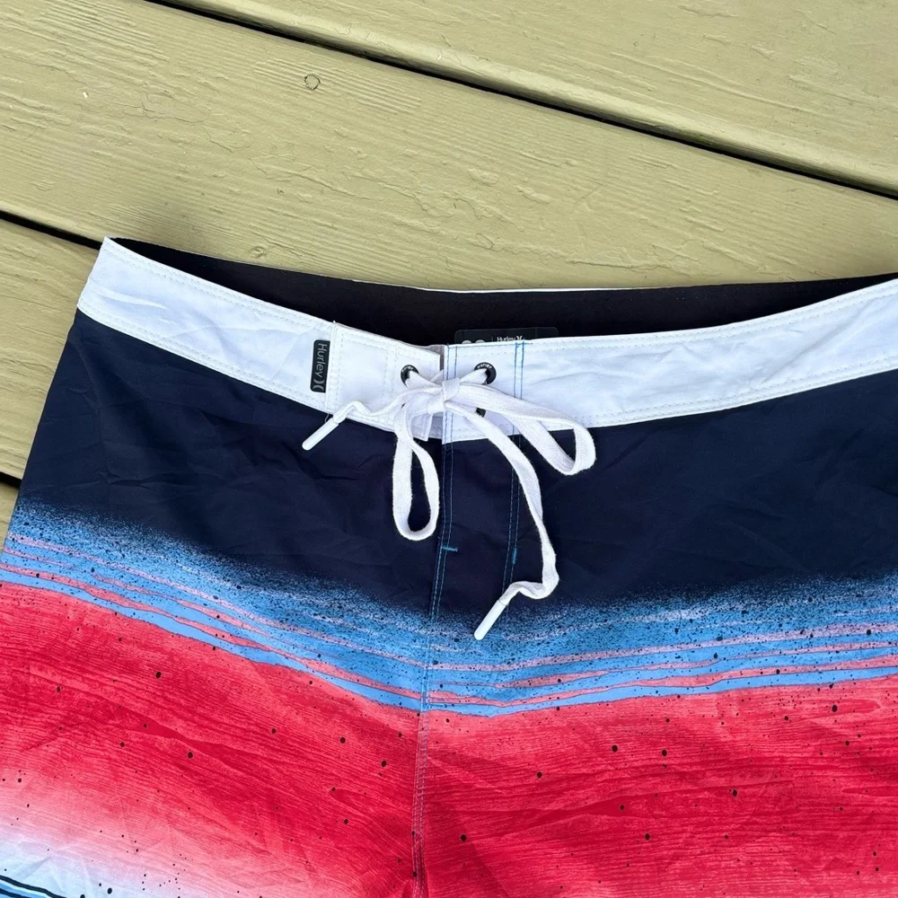 NWOT Hurley Men's Phantom Navy and Red Gradient Board Shorts, Size: 32